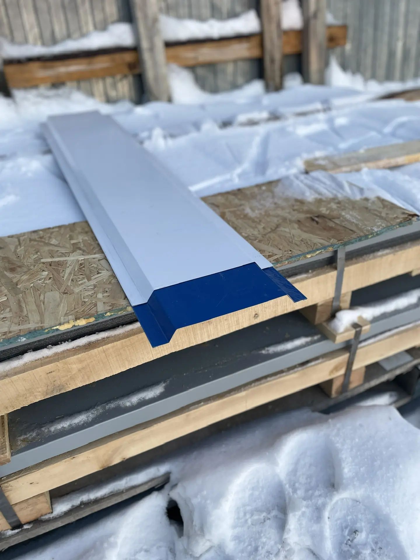 Капельники и кровельные элементы из металла